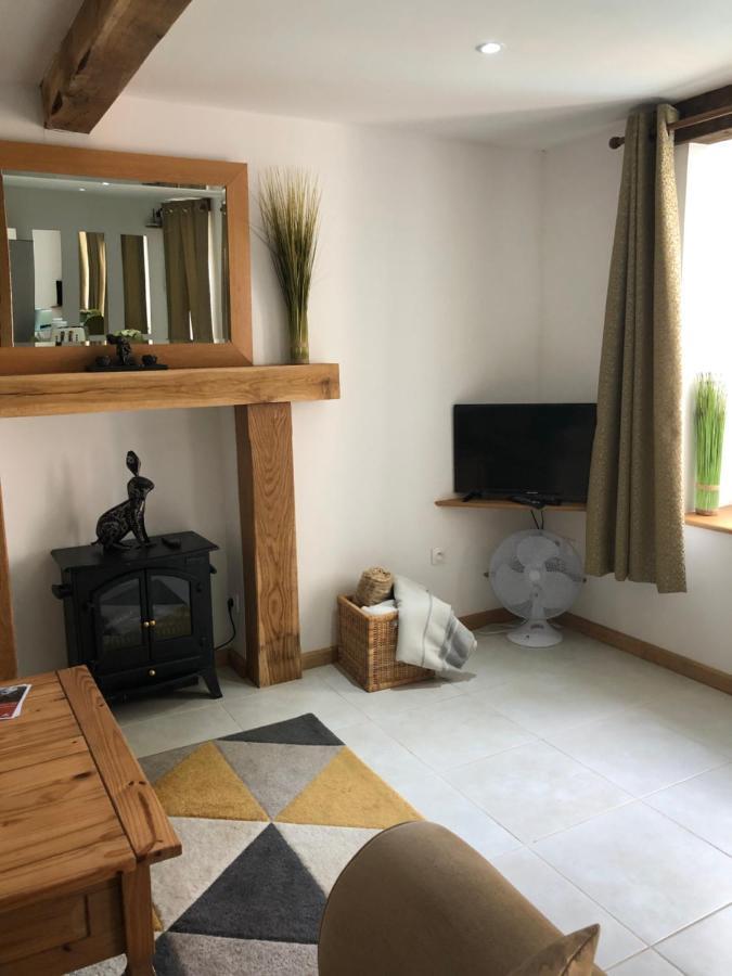 The Walnut Tree Chambre D'Hotes Le Dorat エクステリア 写真
