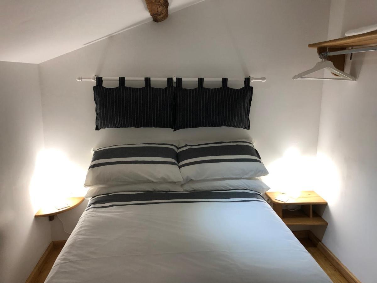 The Walnut Tree Chambre D'Hotes Le Dorat エクステリア 写真